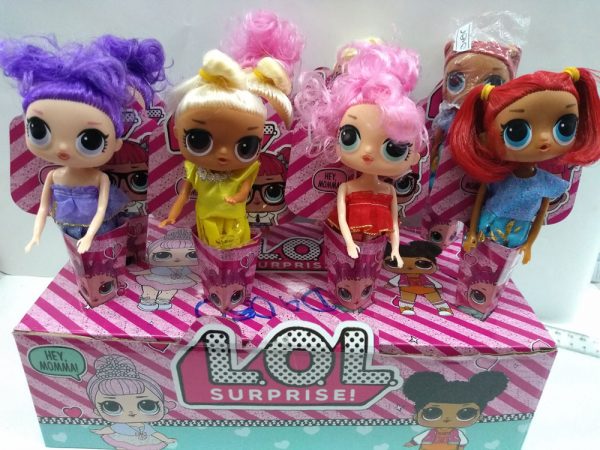 Muñeca "L.O.L" en cono