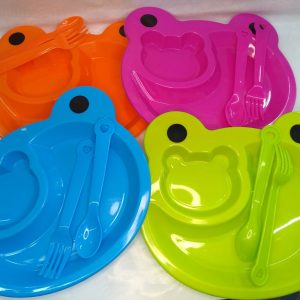Set de plato y cubiertos de bebe