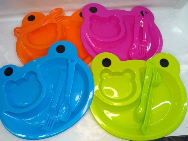 Set de plato y cubiertos de bebe