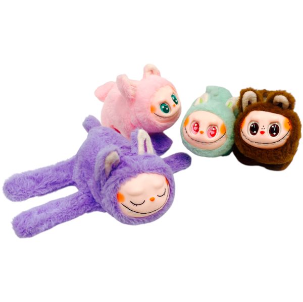 Peluche Labubu que mueve la cola